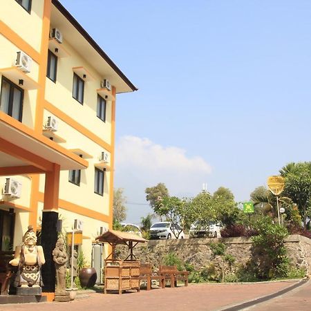Ciptaningati Hotel Batu  Ngoại thất bức ảnh