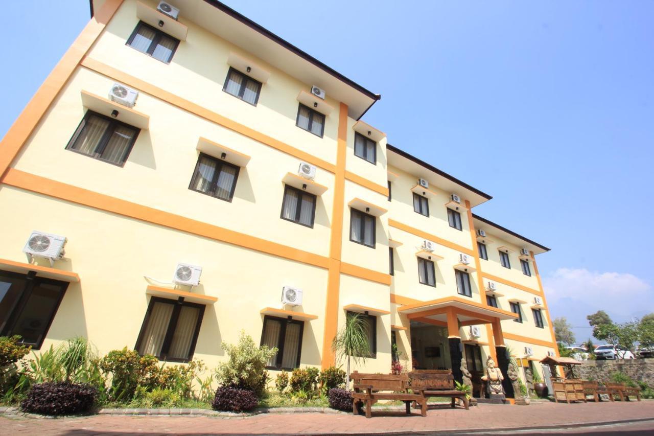Ciptaningati Hotel Batu  Ngoại thất bức ảnh