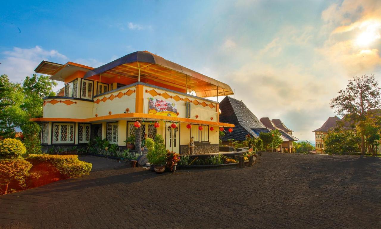 Ciptaningati Hotel Batu  Ngoại thất bức ảnh