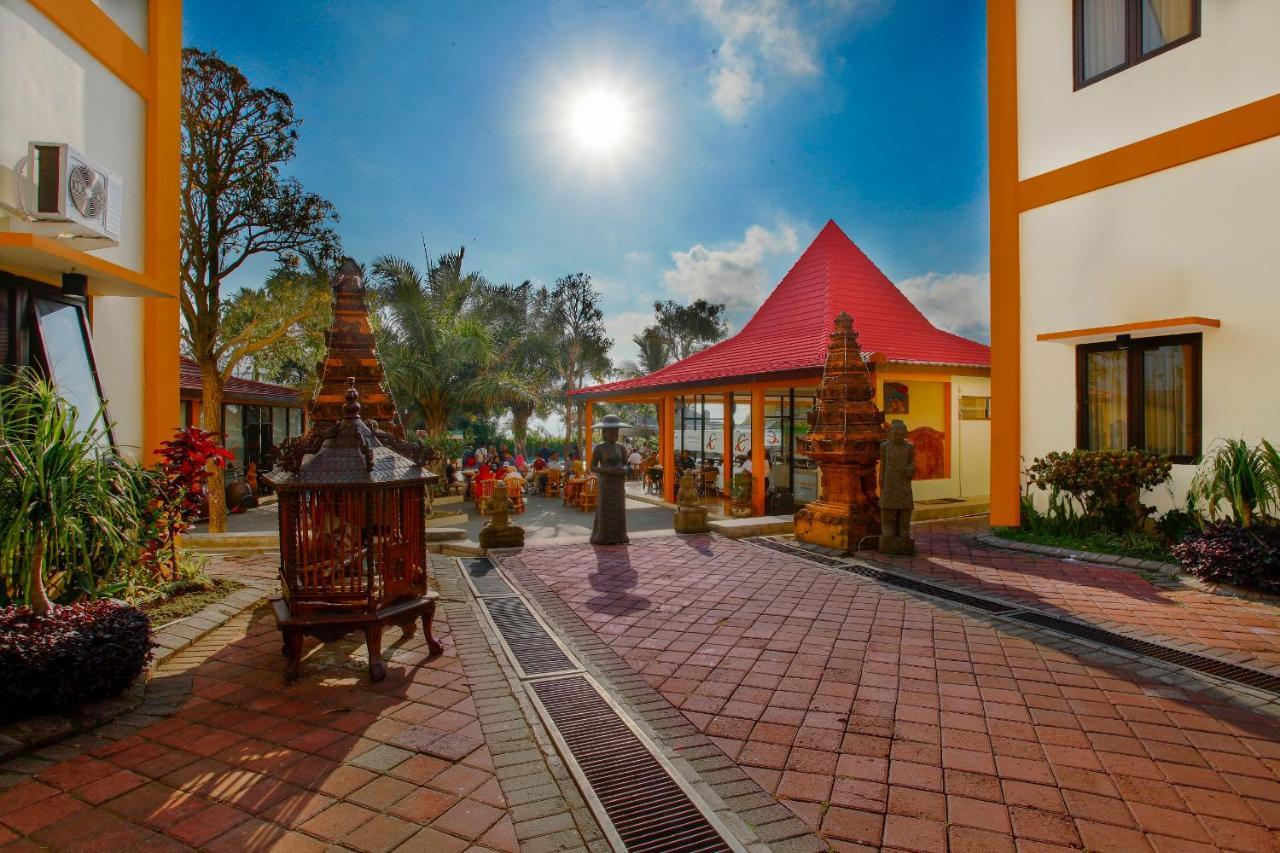 Ciptaningati Hotel Batu  Ngoại thất bức ảnh